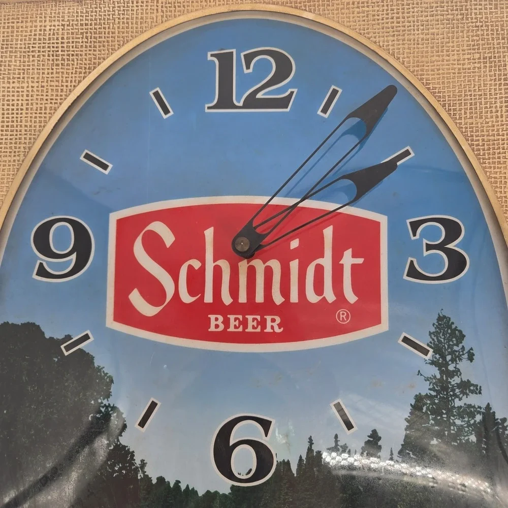 Vintage 1982 Schmidt Beer Lighted Wall Clock Sign G Heileman Embosograph Mancave